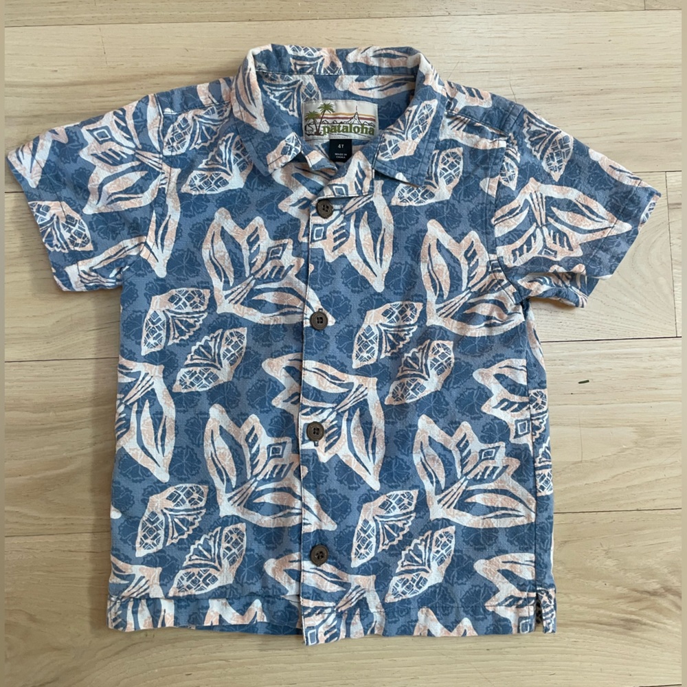 Patagonia "Pataloha" Blue and Cream Leaf Pattern Button Down Shirt - 4T